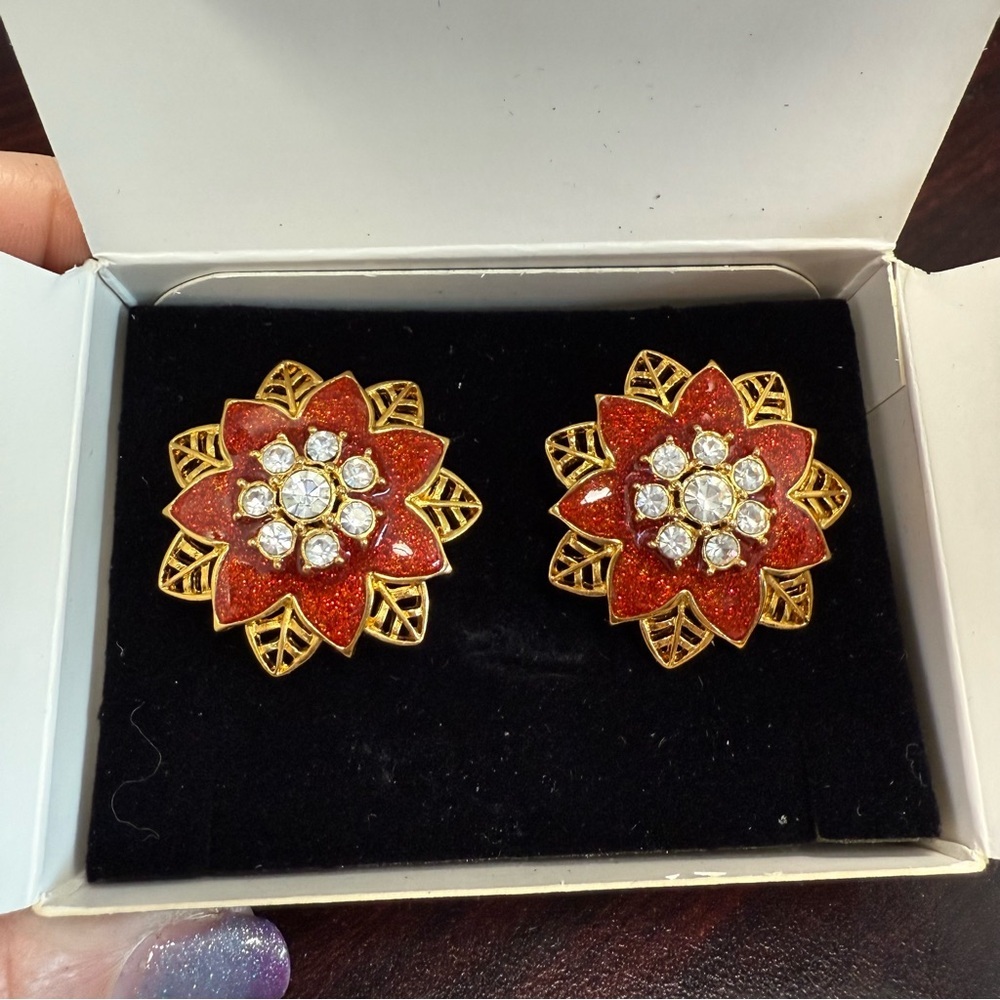 Avon “Festive Sparkle” Red and Gold Floral clip Earrings NIB vintage 1992